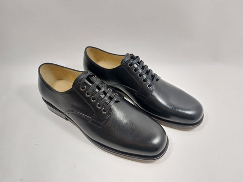 Lace-up in black for men