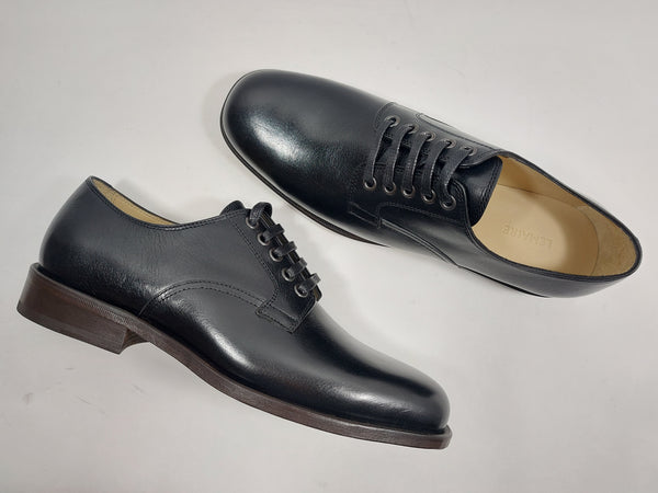 Lace-up in black for men