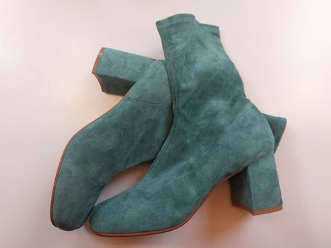 Stretchy ankle boots in petrol green