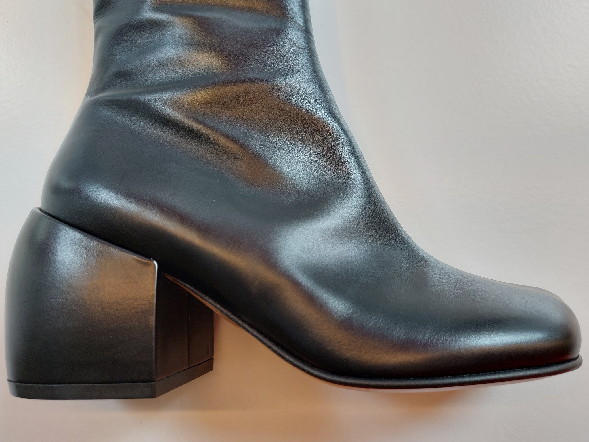 Ankle boots on chunky heel in black