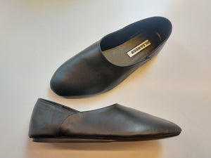 Soft padded flats in black