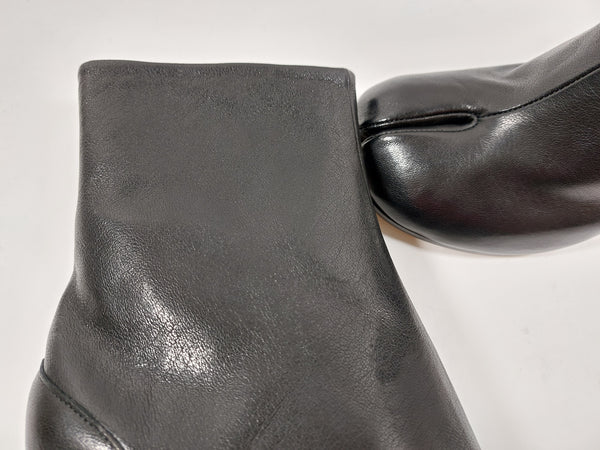 Black Tabi boots on classic 8 cm heel