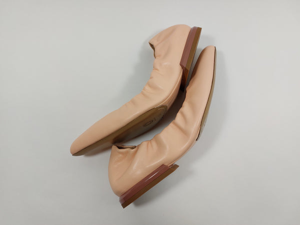 Soft leather flats in blush