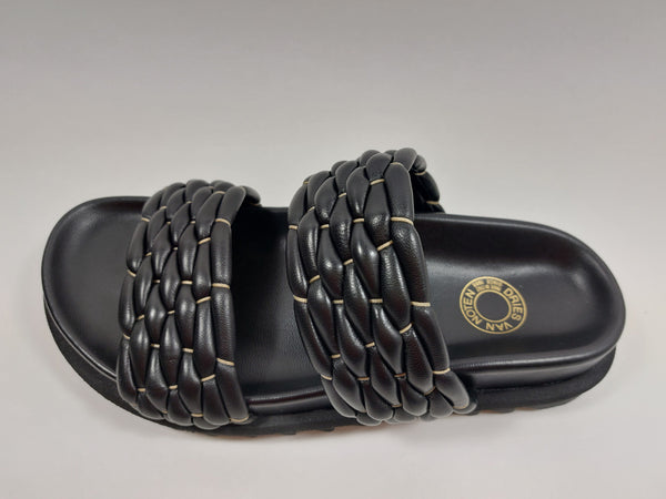 Fusbet style mule sandals in black