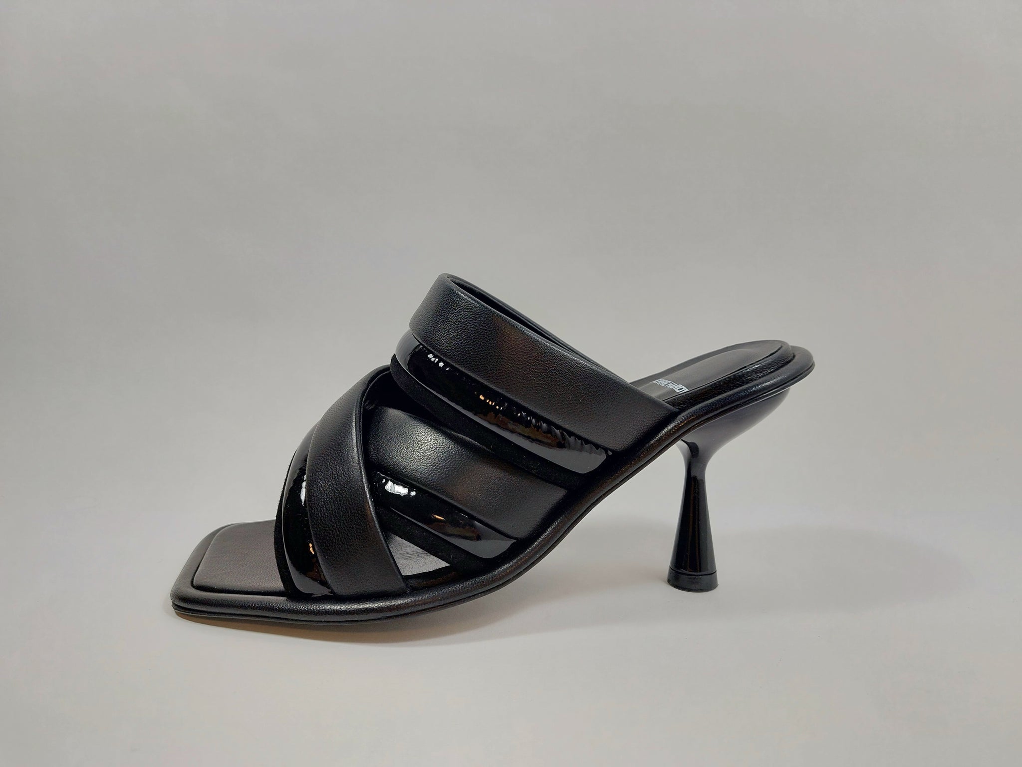 A curated selection by Hatshoe of singular and refined