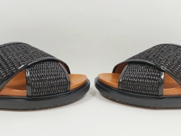 Sandal in raffia & leather in black