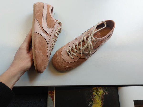 Trainers in blush