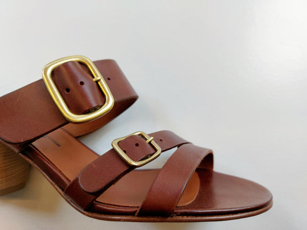 Sandals on mid heel in natural brown