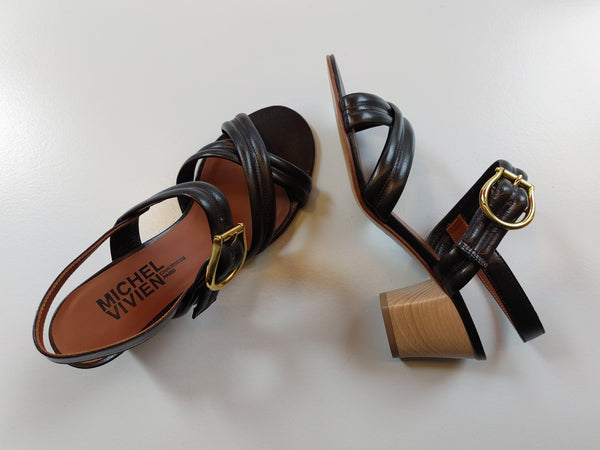 Sandal on mid heel in chocolate brown