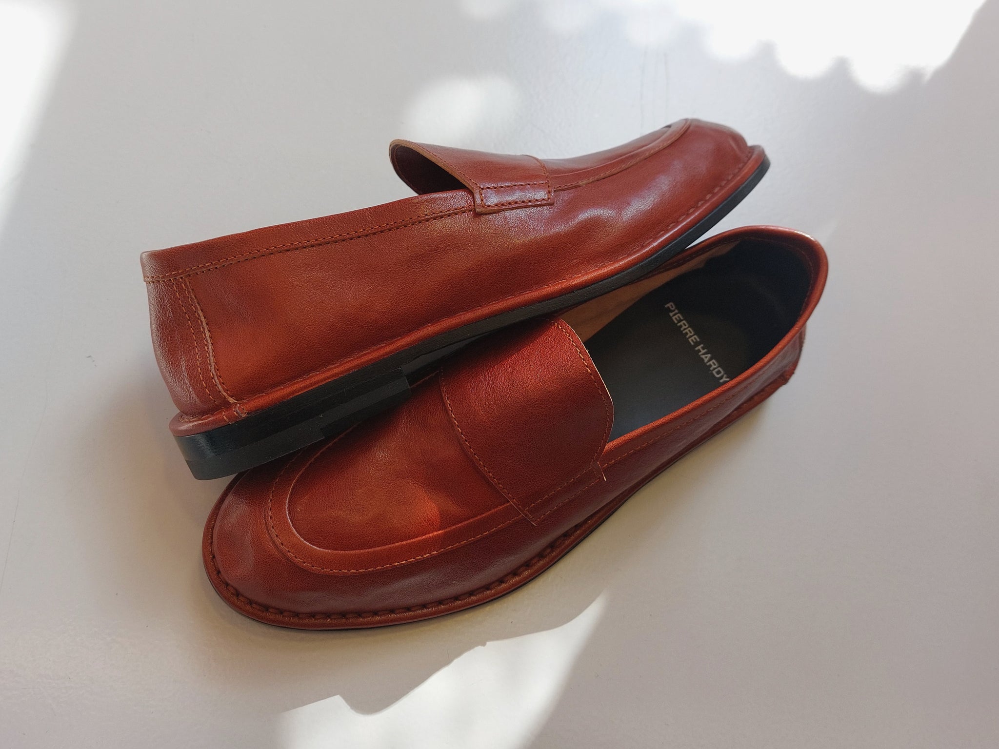 Soft leather mocassin in mahogany