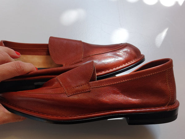 Soft leather mocassin in mahogany