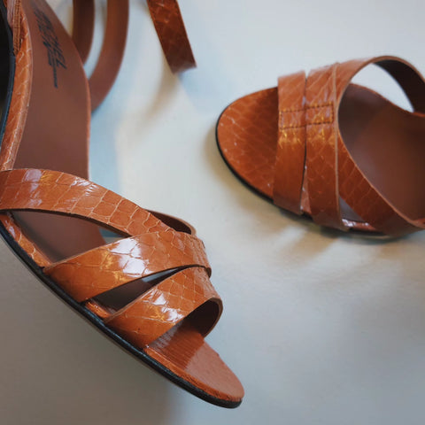 Heeled sandals in rusty caramel