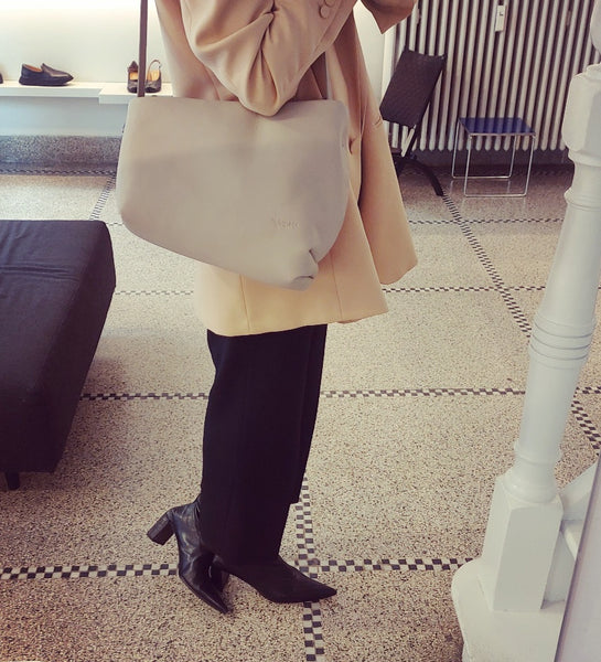 Handbag in grey, black or moka