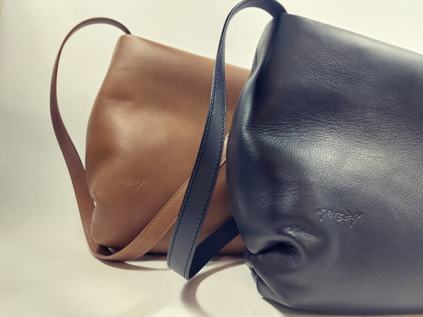 Handbag in grey, black or moka