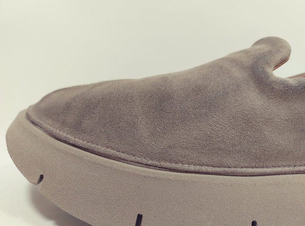 Slip-on loafers in clay