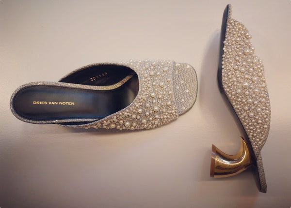 Silver pearls mules