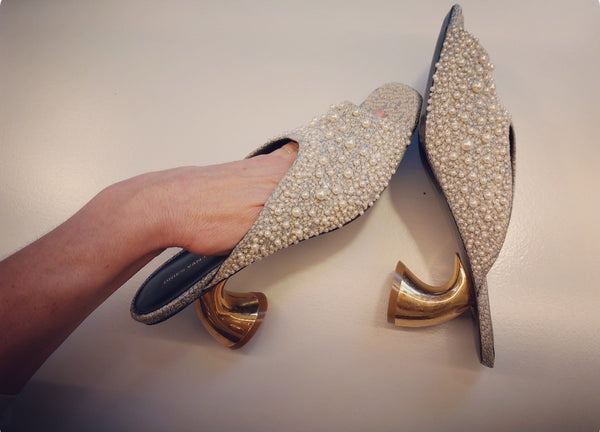 Silver pearls mules