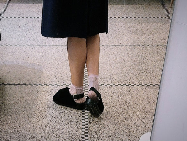 Fussbett sandals in black shearling