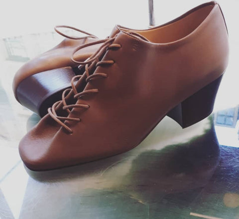 Derby shoe in khaki brown