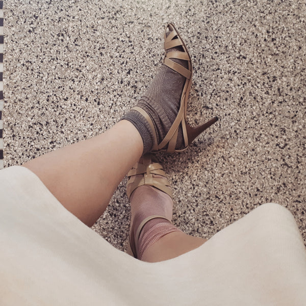 Sandal in beige with ankle strap