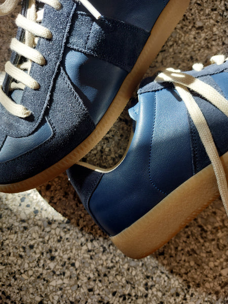 Replica sneaker in blue