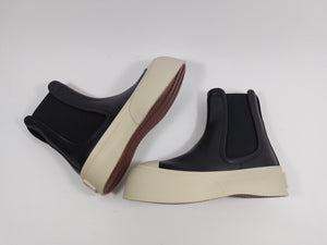Chelsea boots on rubber sole