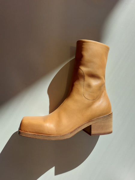 Boots with chunky heel