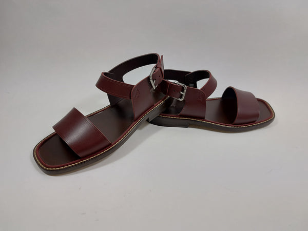Sandals in red wine