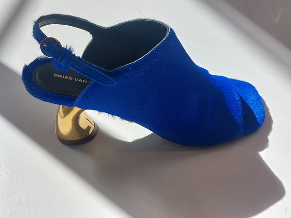 Sandals on mid heel in blue