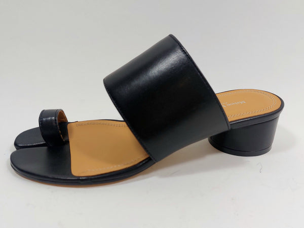 Sandal on low heel w memory tabi shape in black