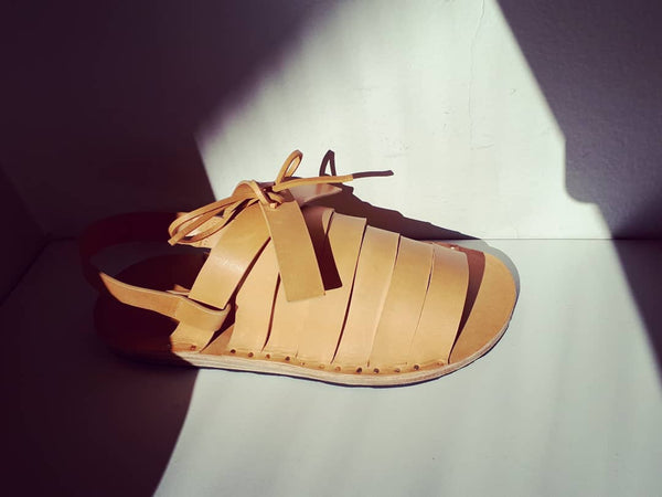 Sandal in natural leather