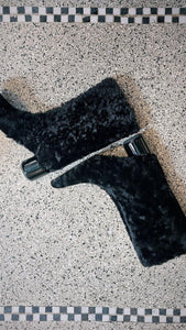 Shearling boot in black