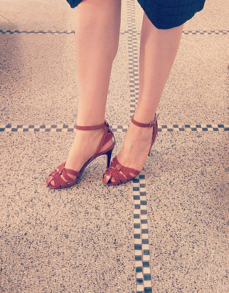 Heeled sandal in deep red