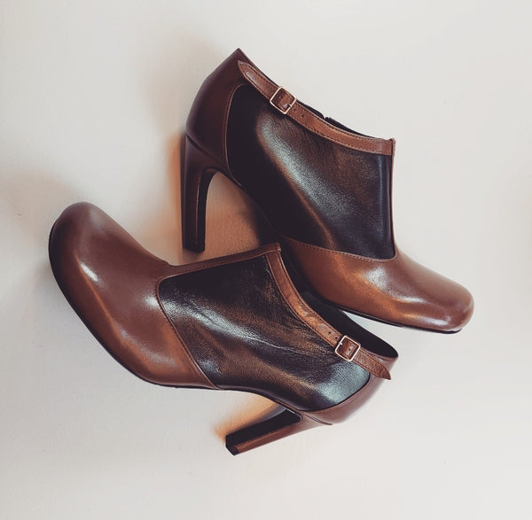 Ankle Bootie in brown and black