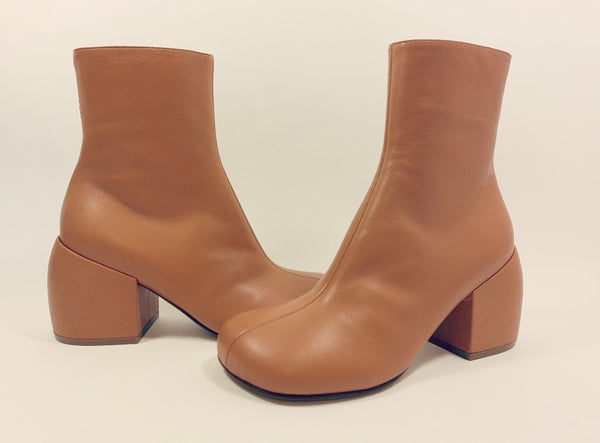 Ankle boots beige