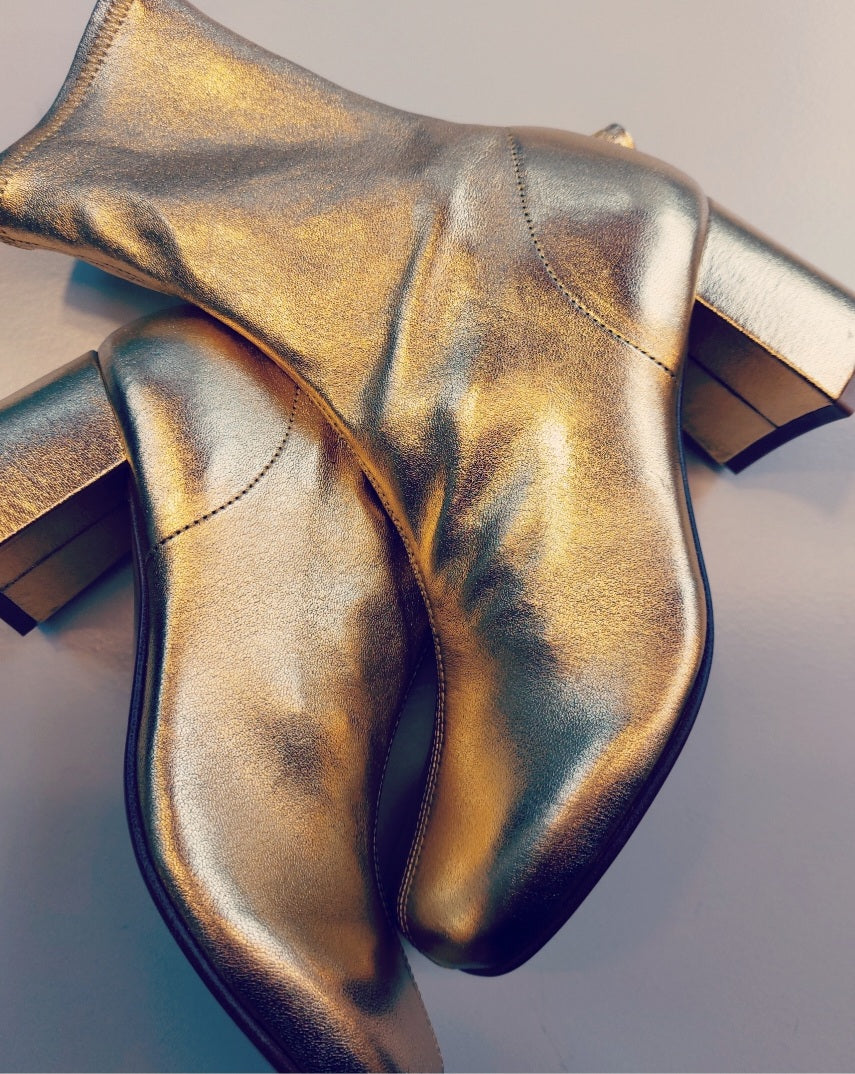 Golden stretch leather boots