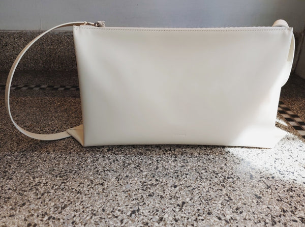 Handbag in cream